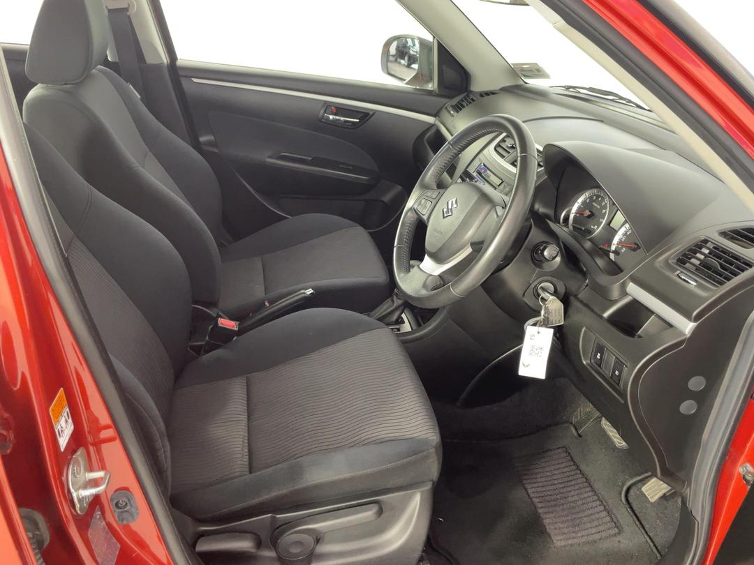 Photo '16' of Suzuki Swift