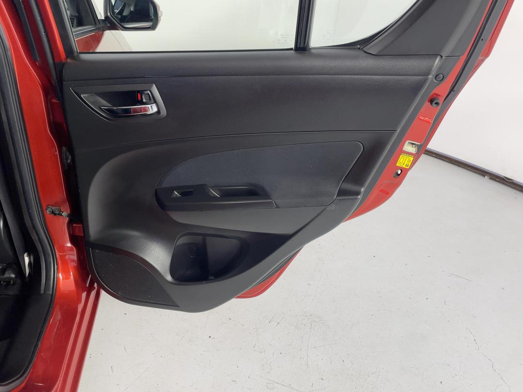 Photo '19' of Suzuki Swift
