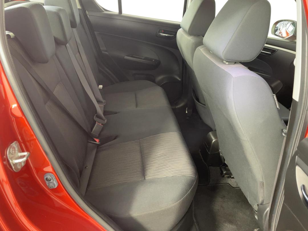 Photo '20' of Suzuki Swift