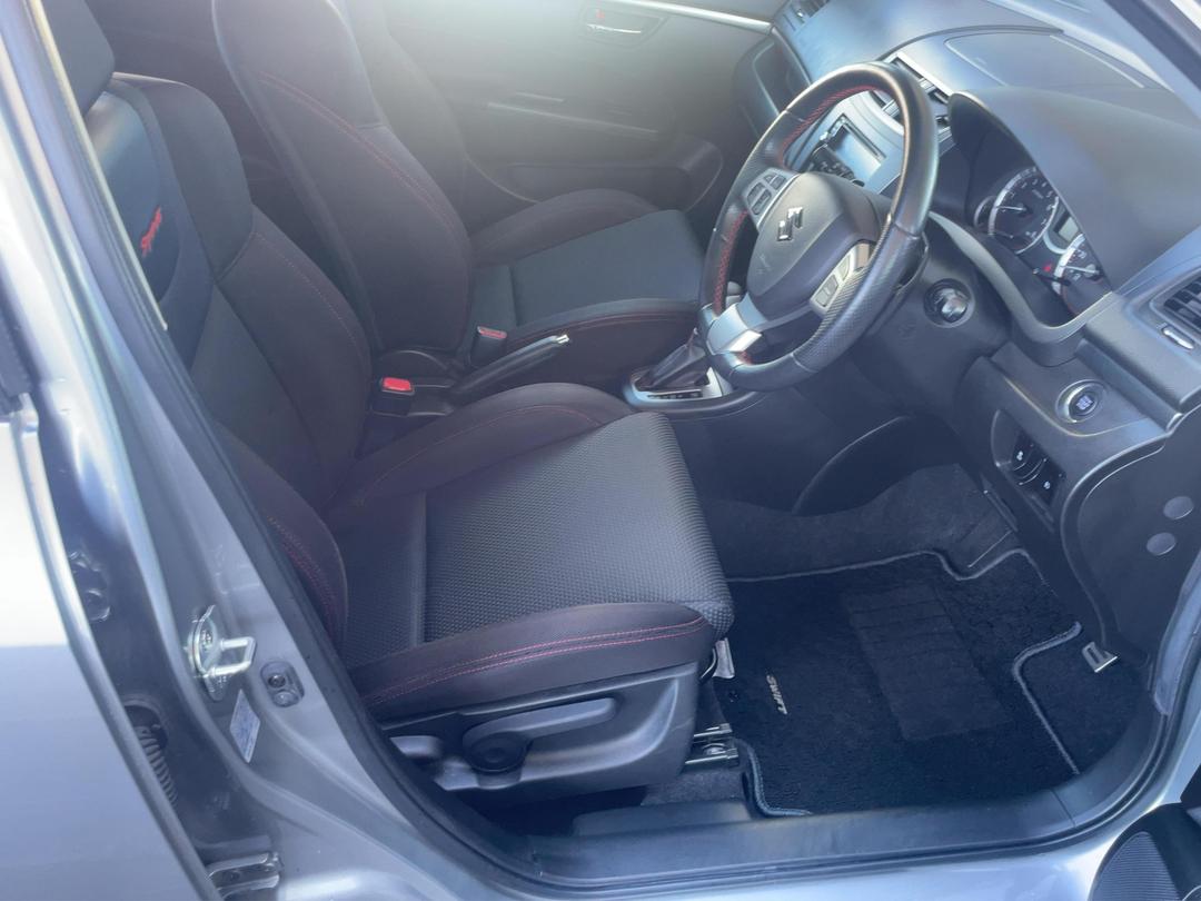 Photo '15' of Suzuki Swift