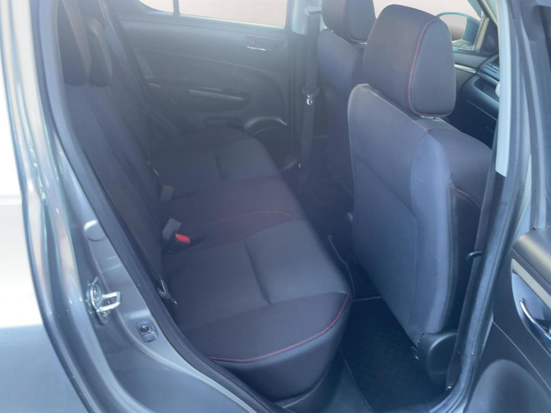 Photo '19' of Suzuki Swift