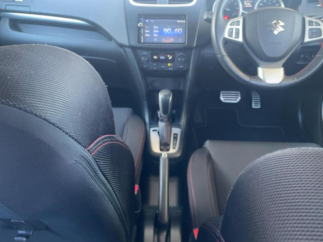 Photo '17' of Suzuki Swift