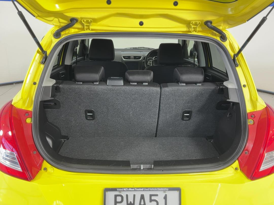 Photo '14' of Suzuki Swift