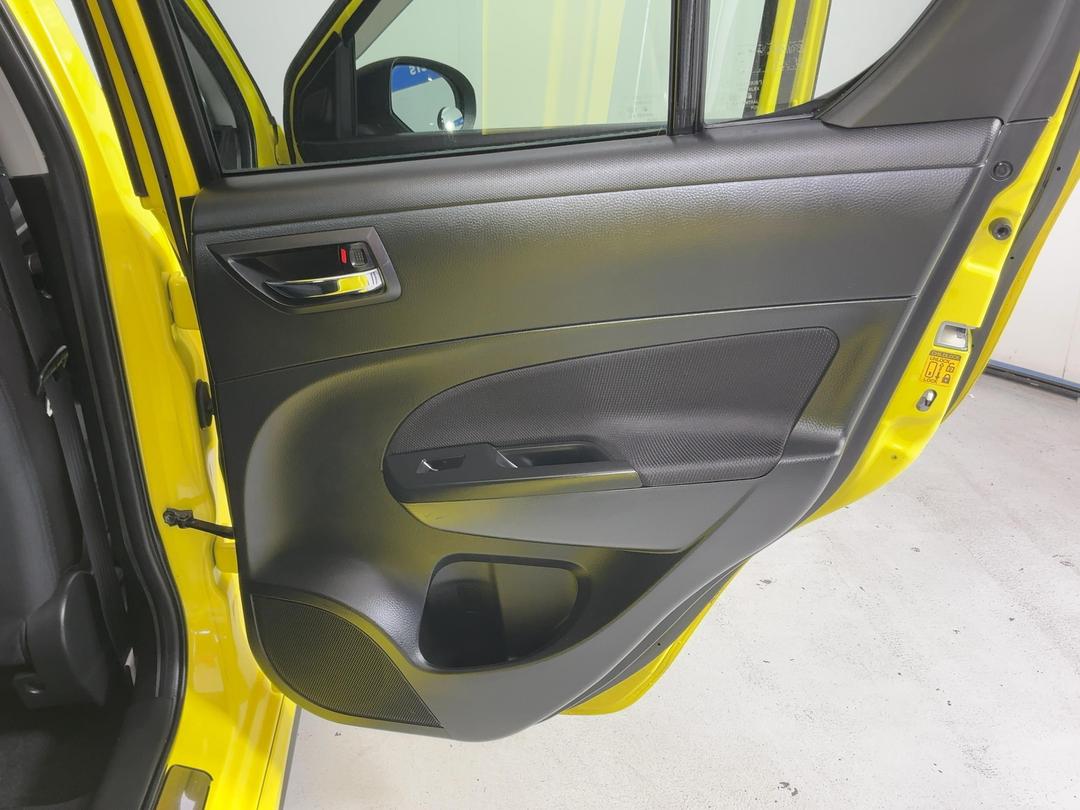 Photo '19' of Suzuki Swift
