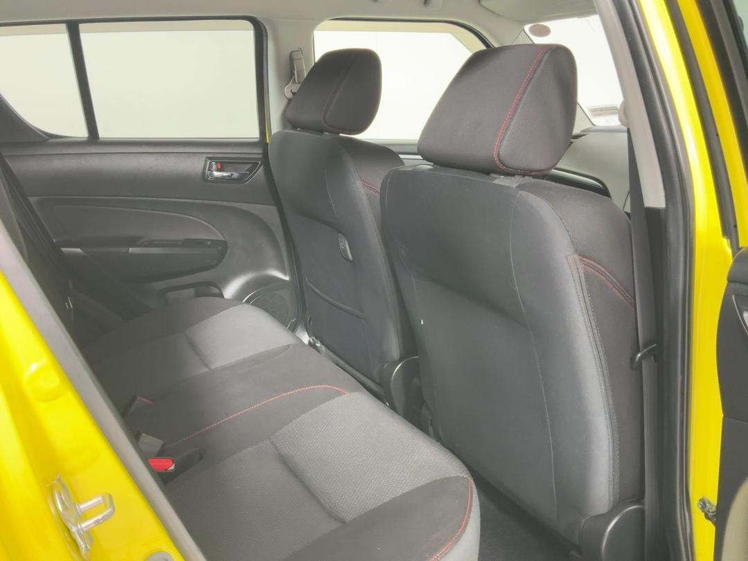 Photo '20' of Suzuki Swift