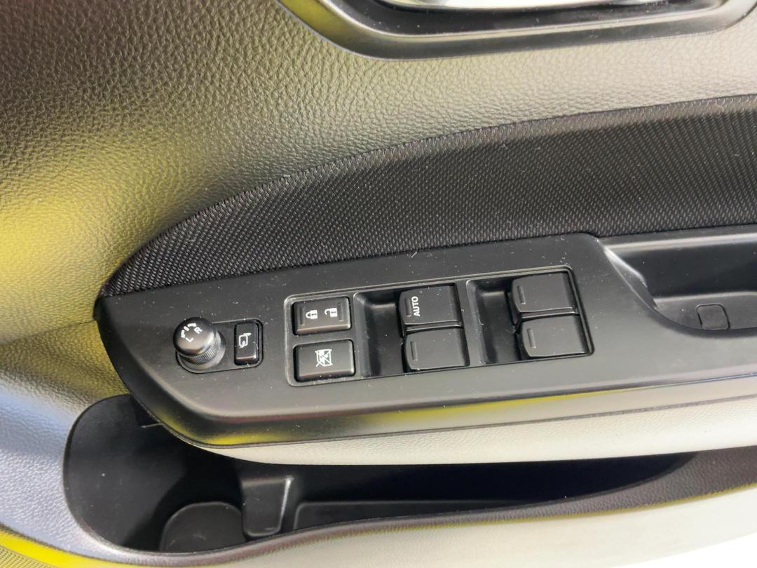 Photo '25' of Suzuki Swift