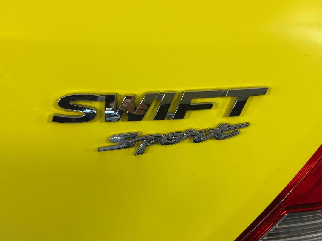 Photo '28' of Suzuki Swift