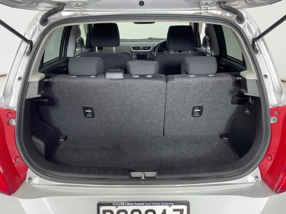 Photo '14' of Suzuki Swift