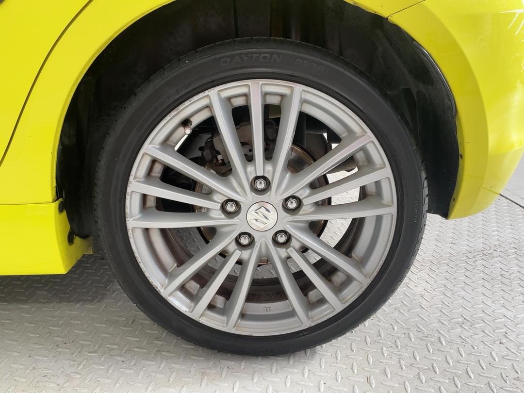 Photo '11' of Suzuki Swift