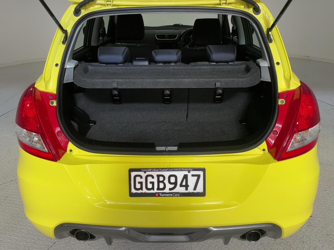 Photo '14' of Suzuki Swift
