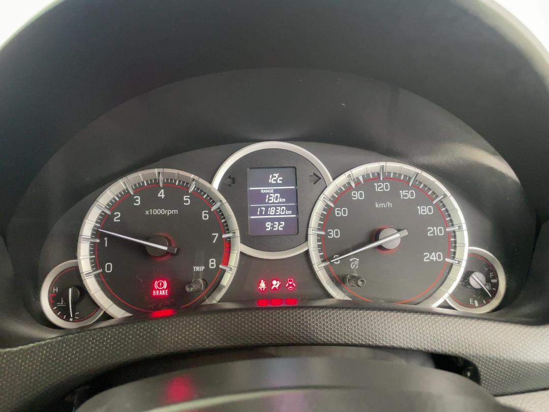 Photo '21' of Suzuki Swift