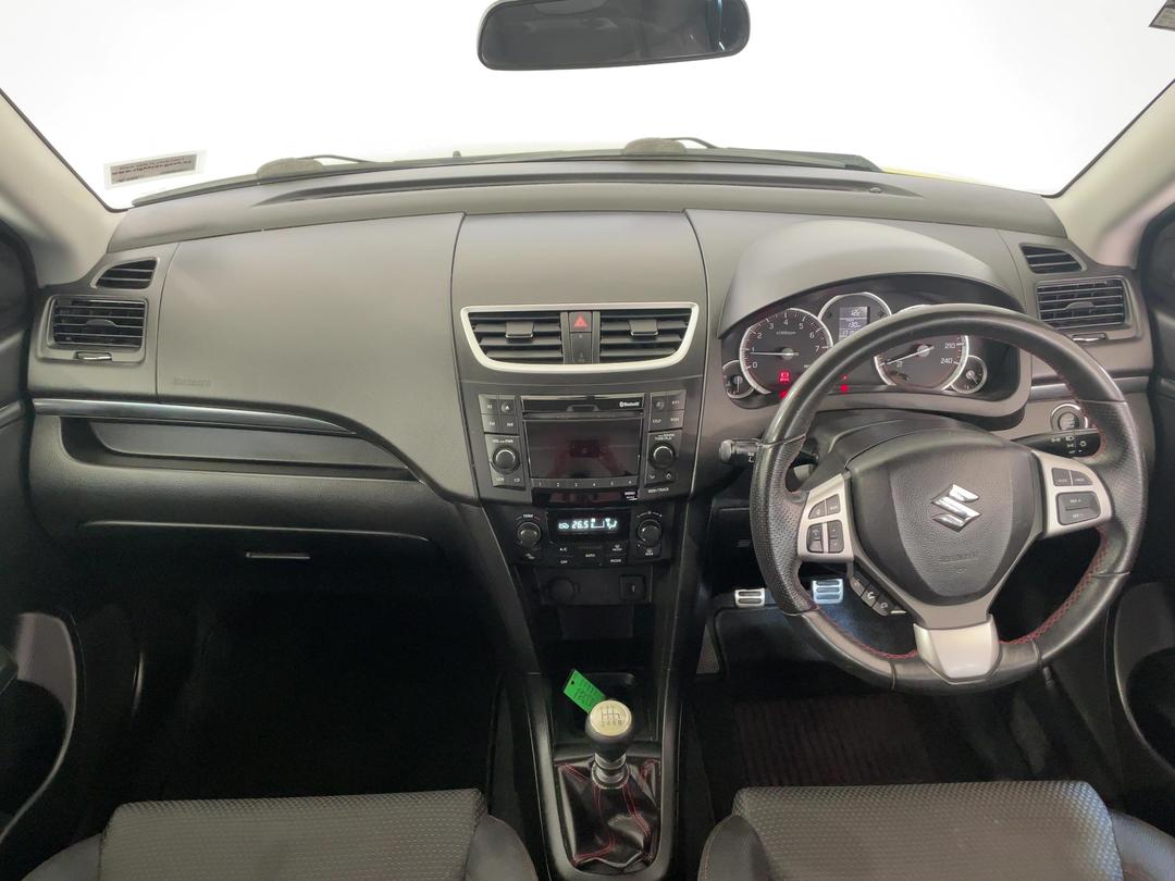 Photo '17' of Suzuki Swift