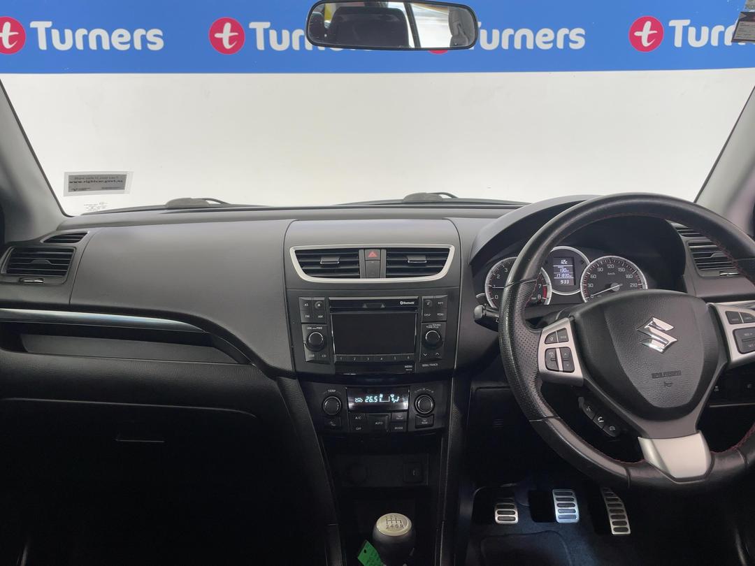 Photo '18' of Suzuki Swift