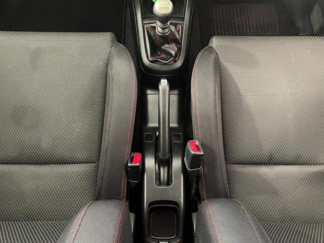 Photo '23' of Suzuki Swift