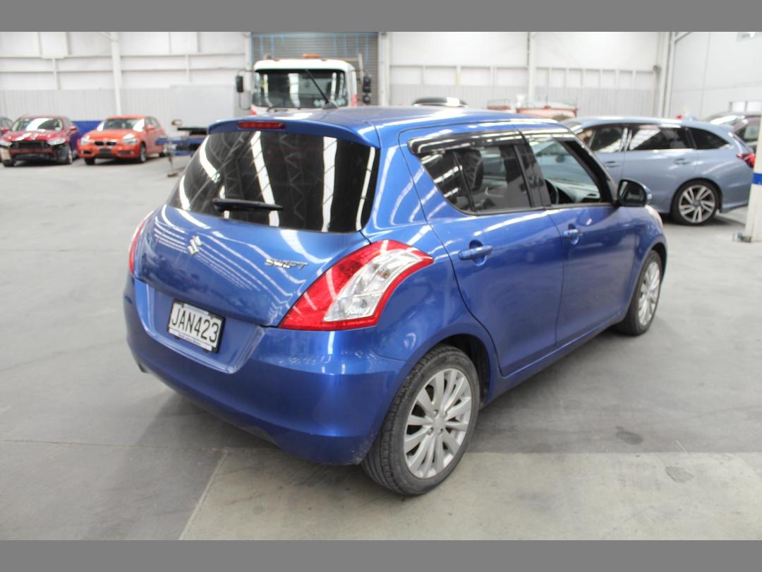 Photo '8' of Suzuki Swift Photo '8' of Suzuki Swift