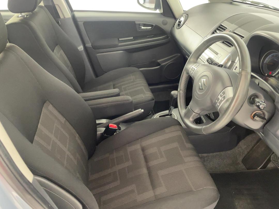 Photo '16' of Suzuki SX4