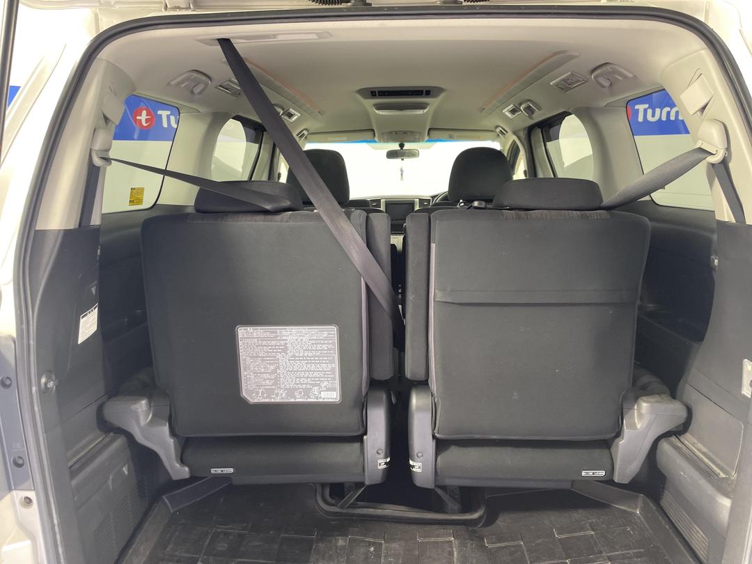 Photo '14' of Toyota Alphard