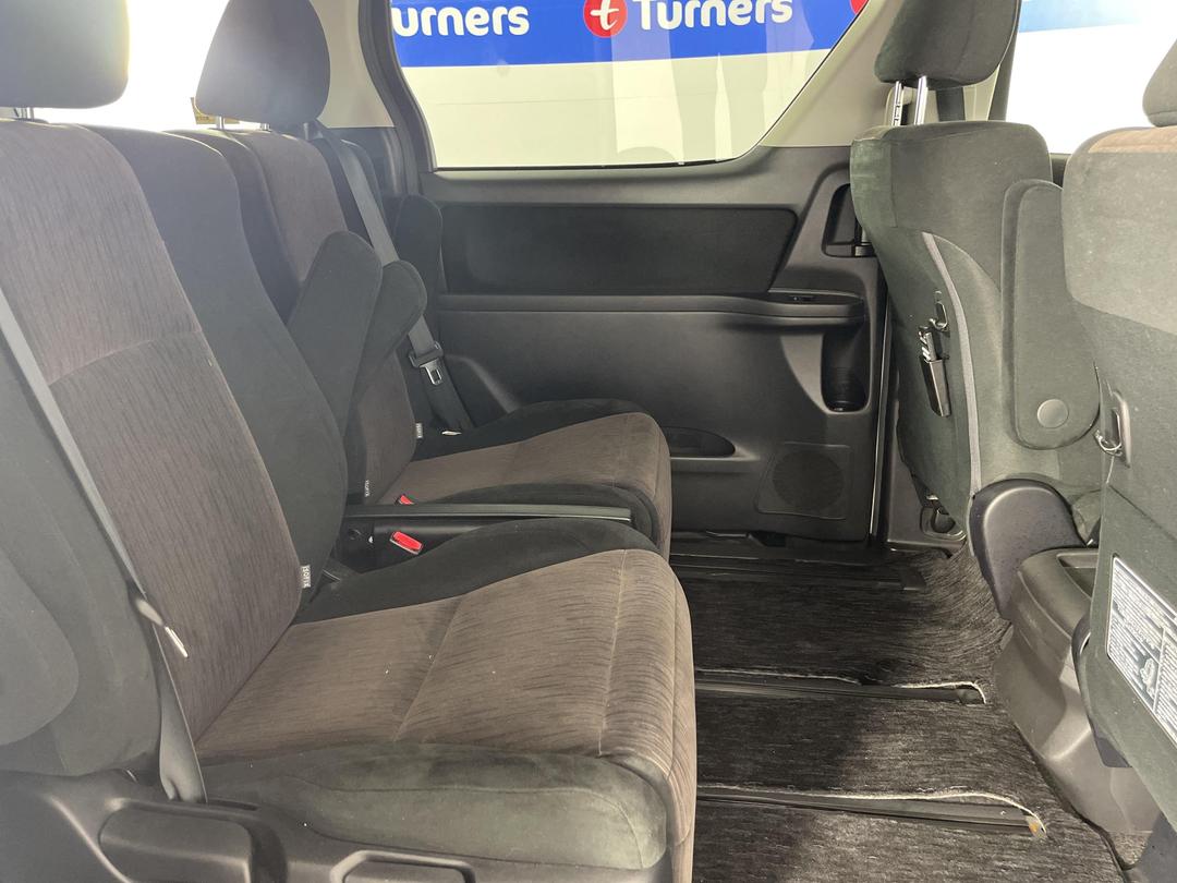 Photo '19' of Toyota Alphard