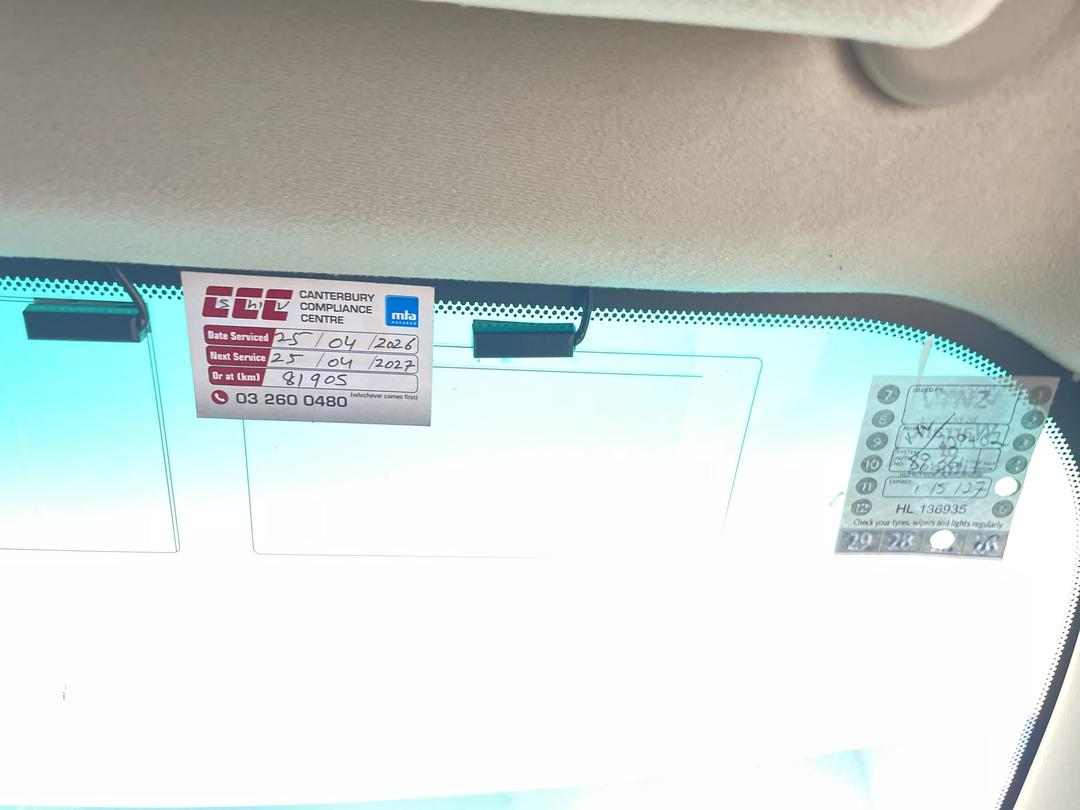 Photo '24' of Toyota Alphard