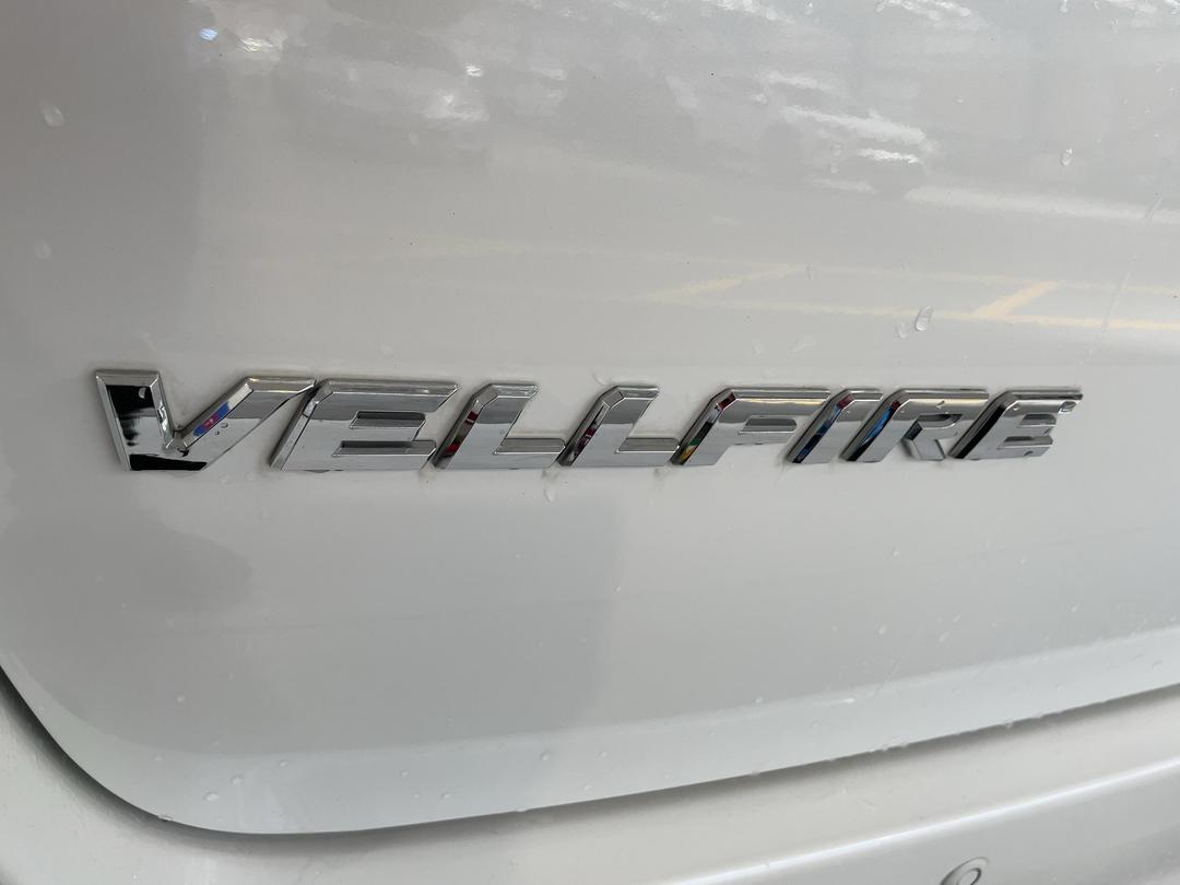 Photo '32' of Toyota Alphard