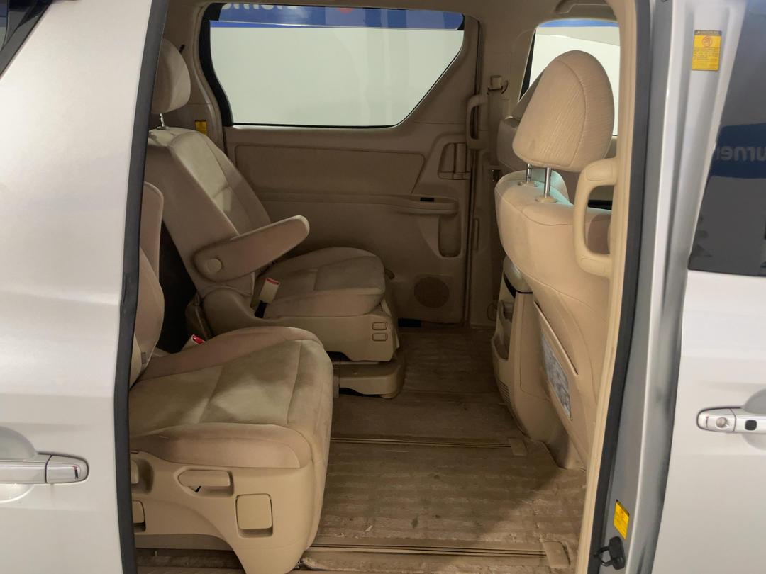 Photo '20' of Toyota Alphard