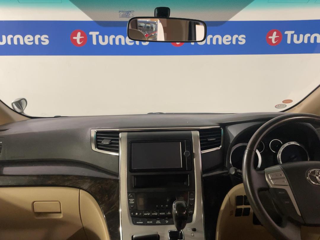 Photo '17' of Toyota Alphard