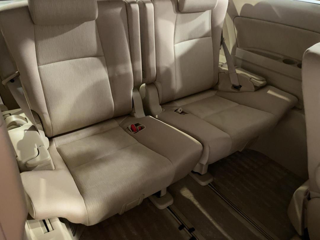 Photo '23' of Toyota Alphard