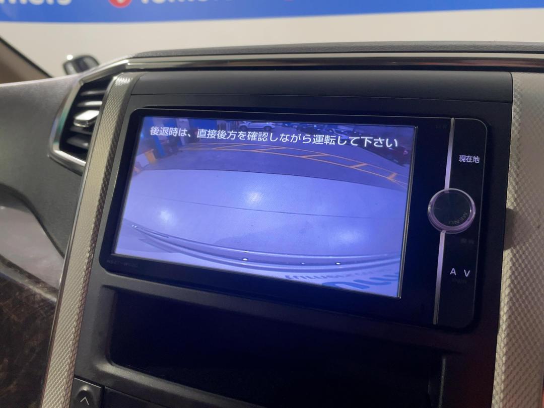 Photo '29' of Toyota Alphard