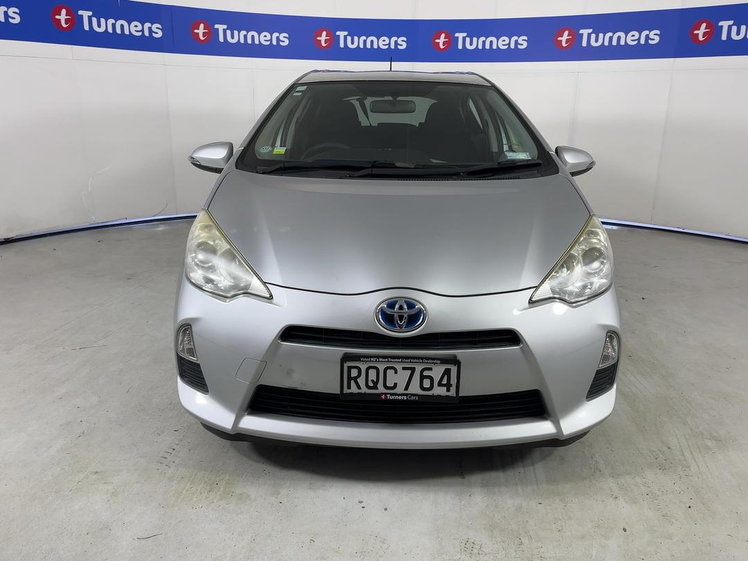 Photo '2' of Toyota Aqua