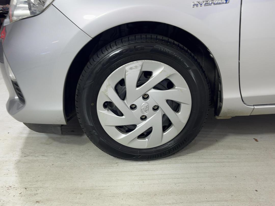 Photo '10' of Toyota Aqua