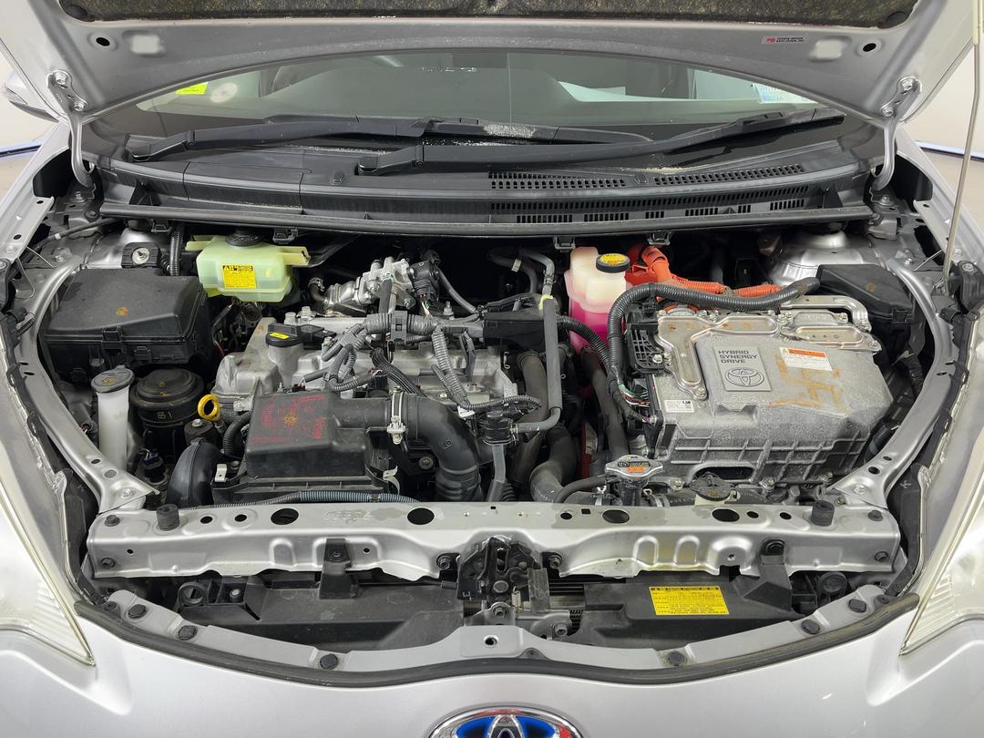 Photo '13' of Toyota Aqua