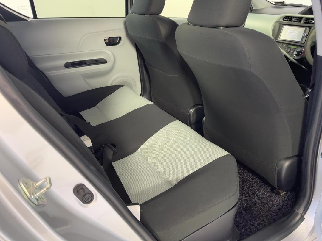 Photo '20' of Toyota Aqua