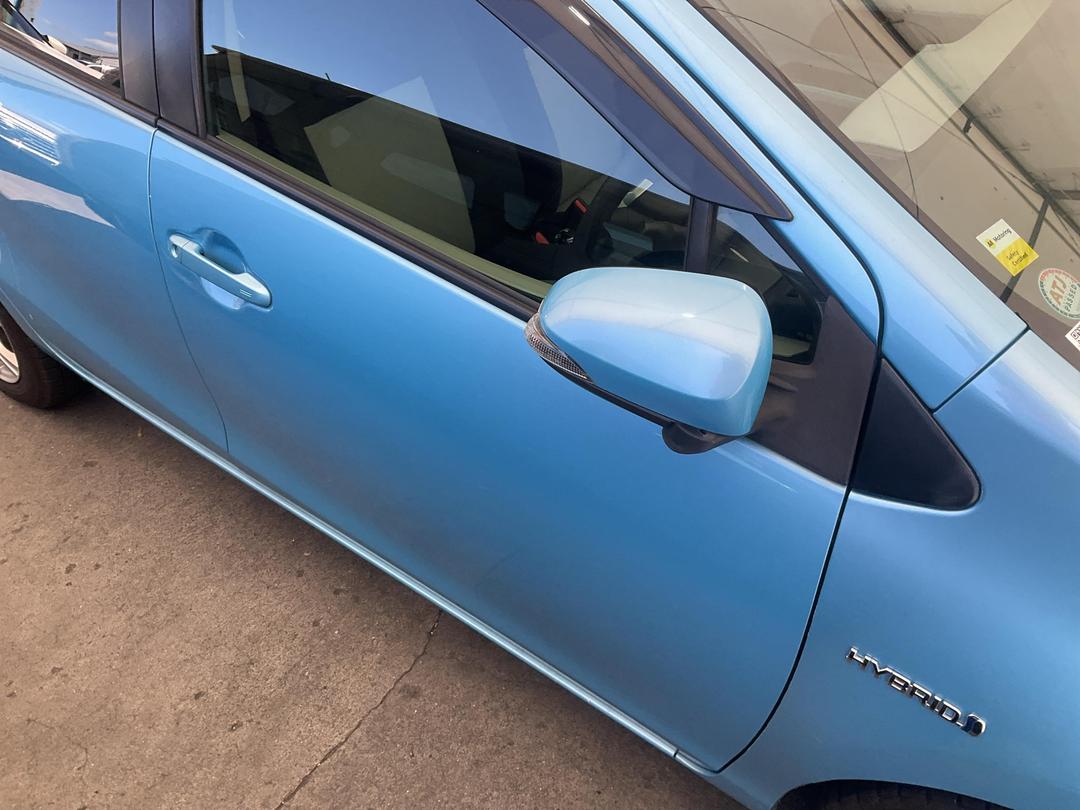 Photo '3' of Toyota Aqua Hybrid