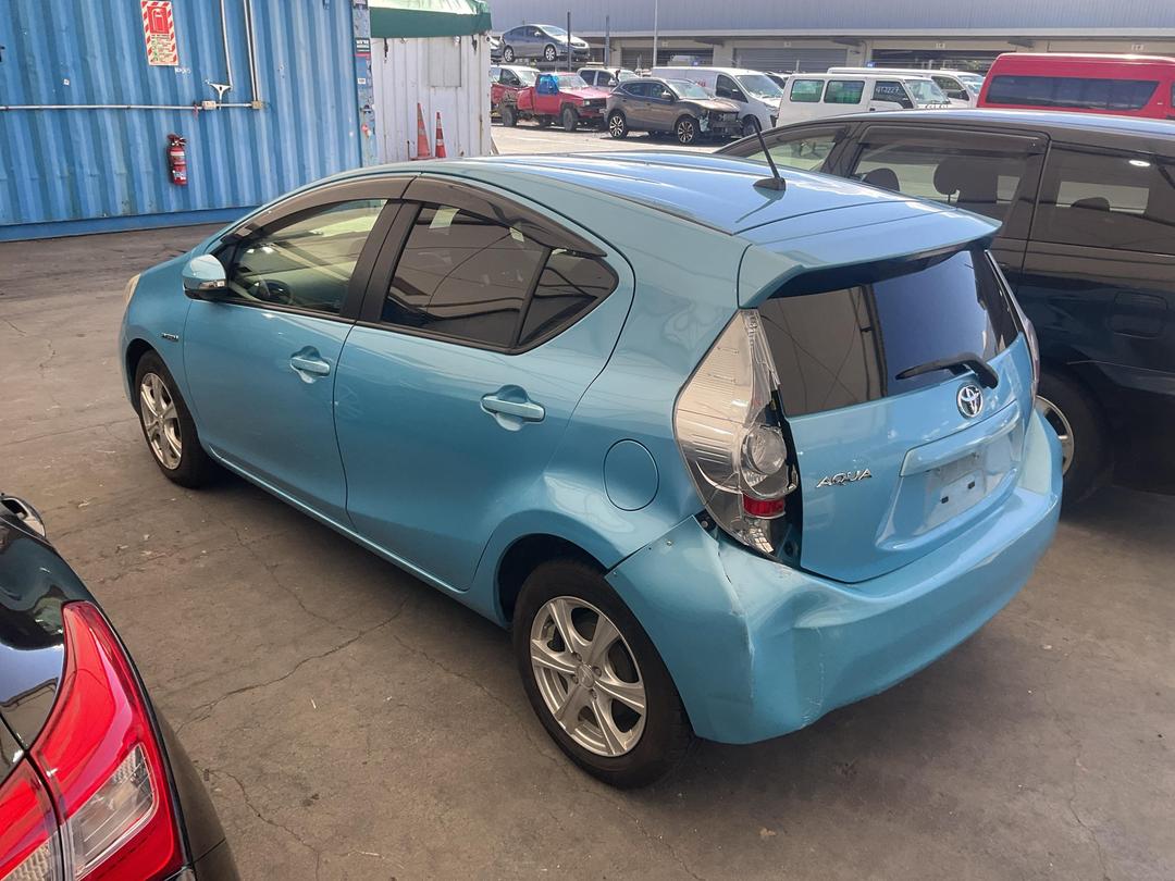 Photo '8' of Toyota Aqua Hybrid