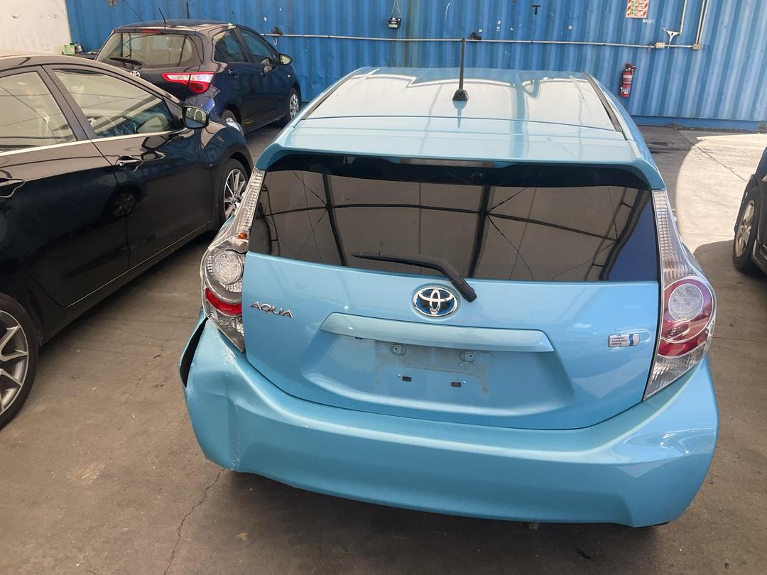 Photo '11' of Toyota Aqua Hybrid