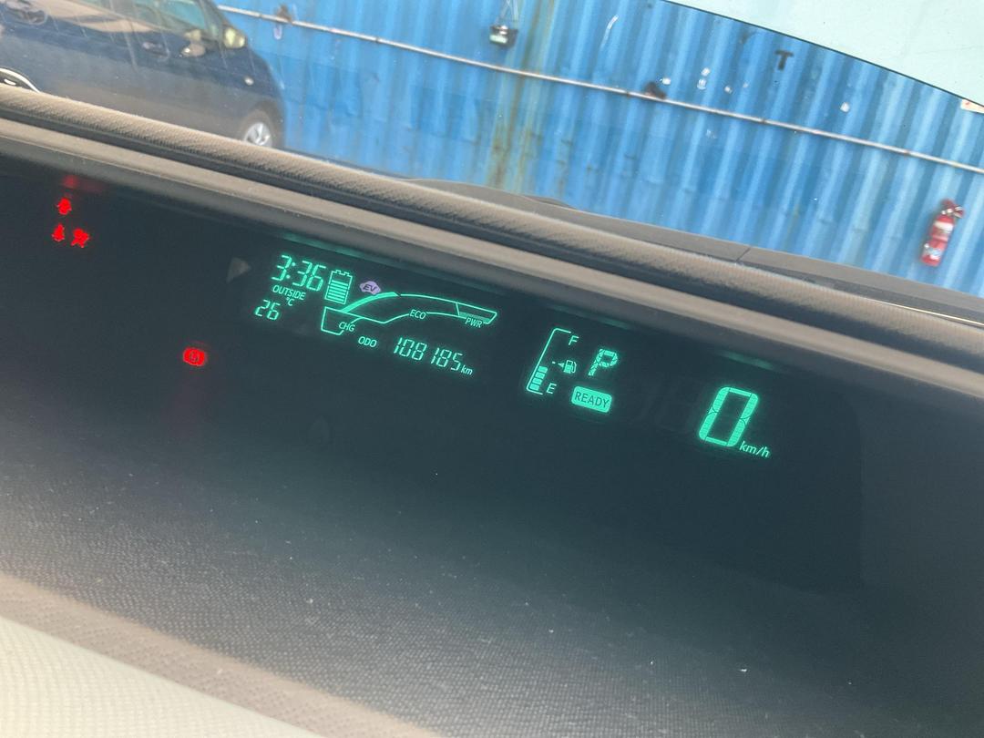 Photo '17' of Toyota Aqua Hybrid