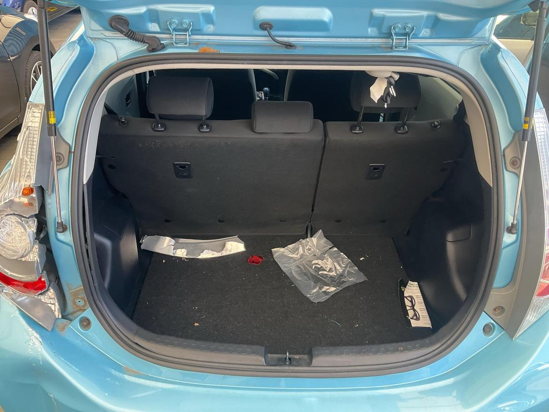 Photo '22' of Toyota Aqua Hybrid