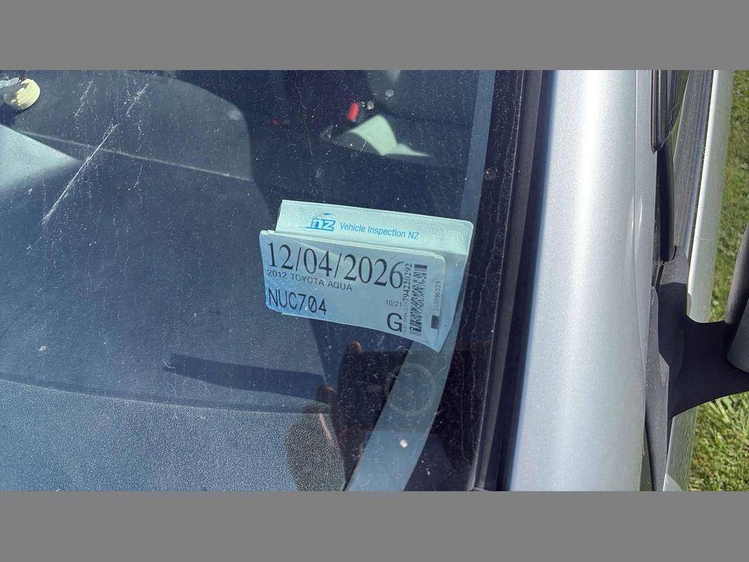 Photo '11' of Toyota Aqua