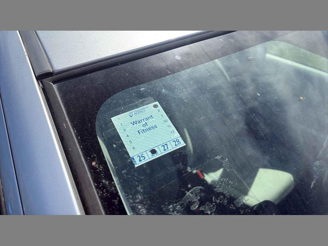 Photo '12' of Toyota Aqua