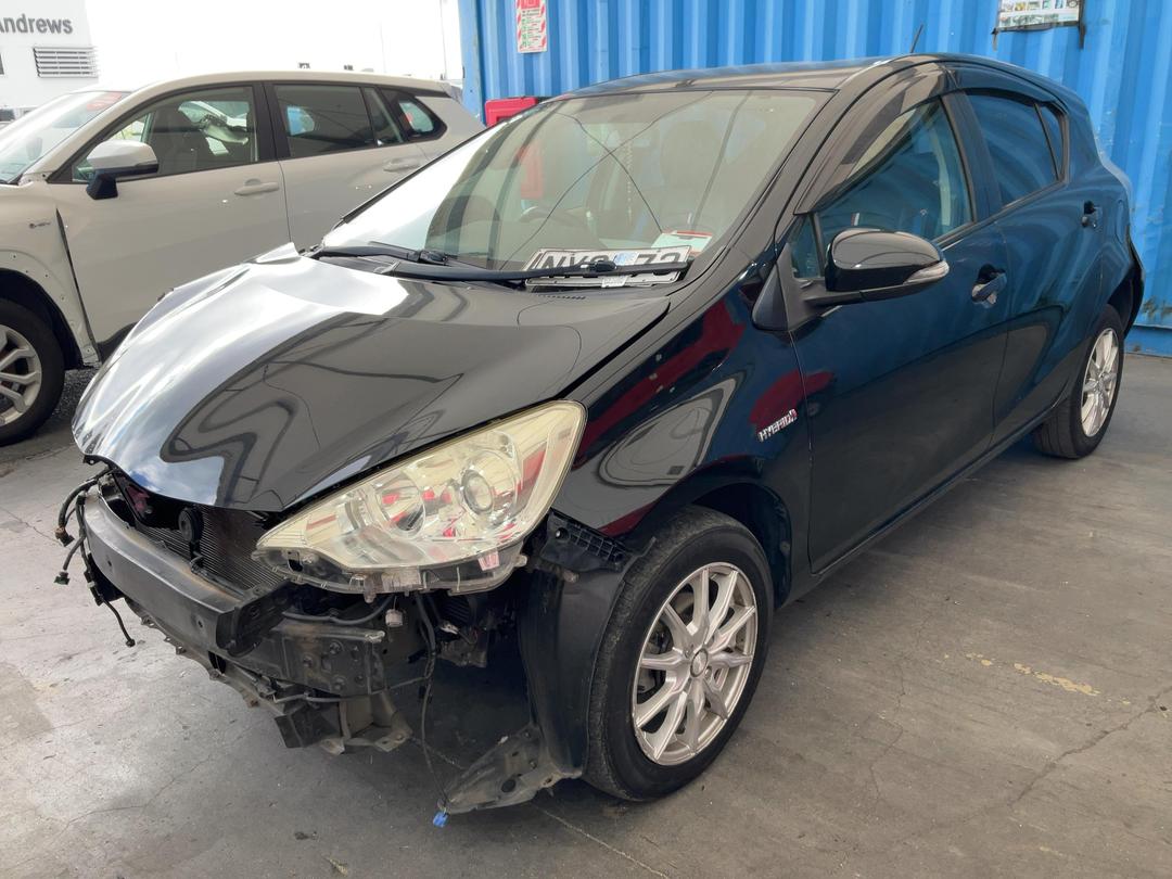 Photo '3' of Toyota Aqua Hybrid