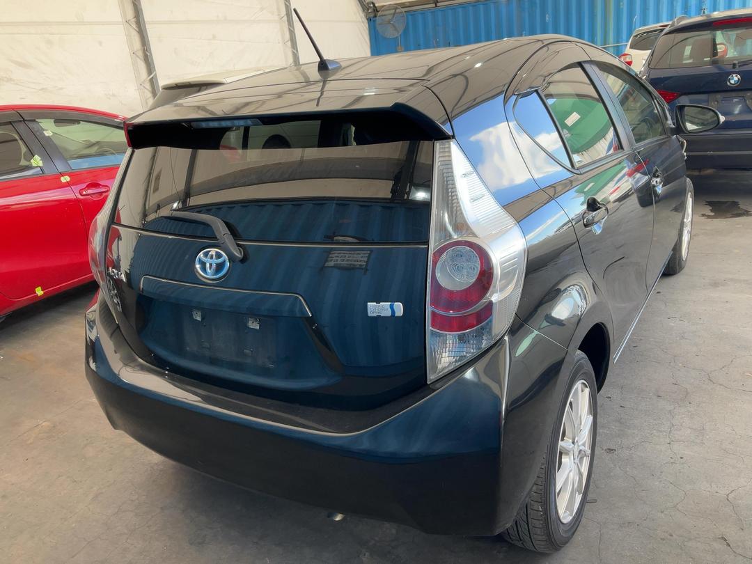 Photo '5' of Toyota Aqua Hybrid