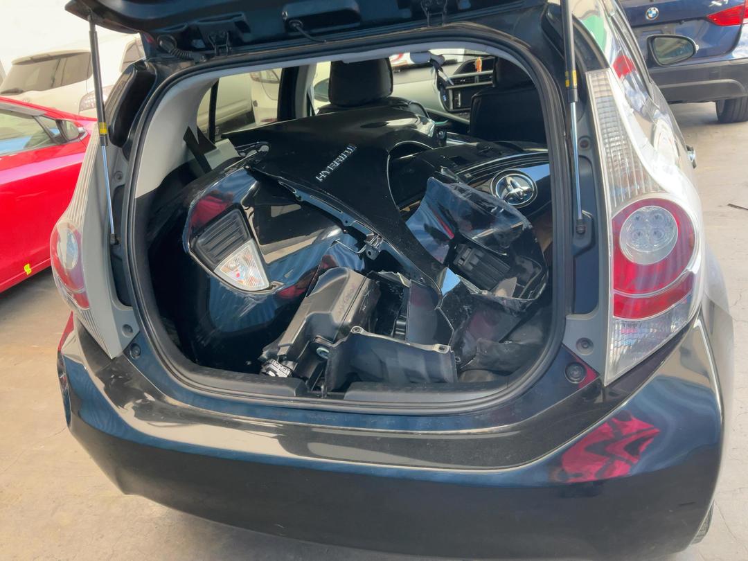 Photo '11' of Toyota Aqua Hybrid