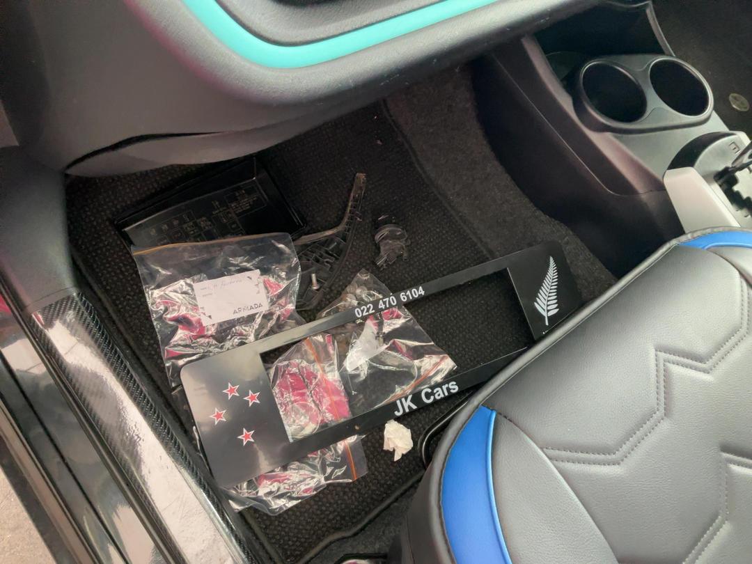 Photo '24' of Toyota Aqua Hybrid