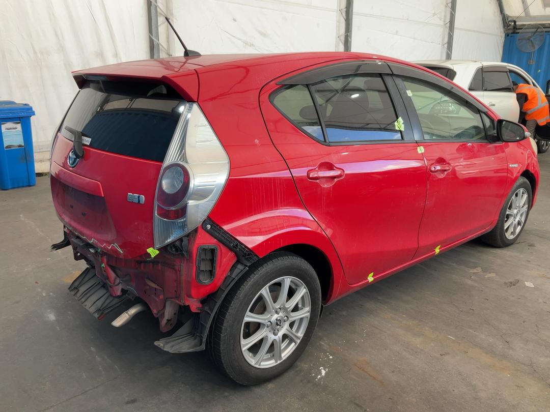 Photo '6' of Toyota Aqua