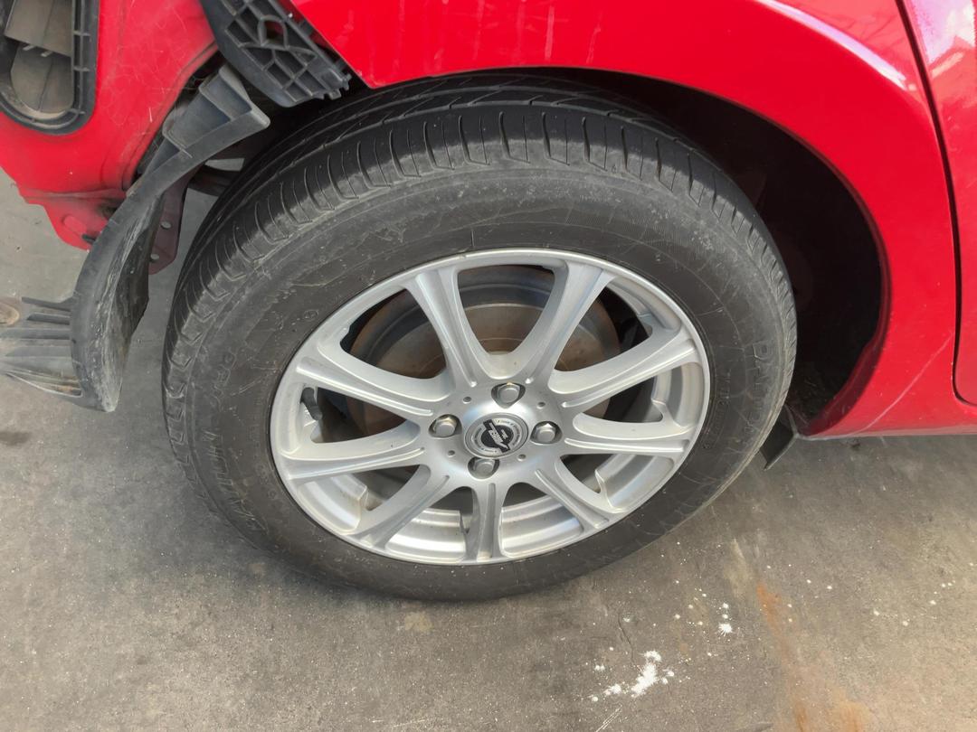 Photo '11' of Toyota Aqua