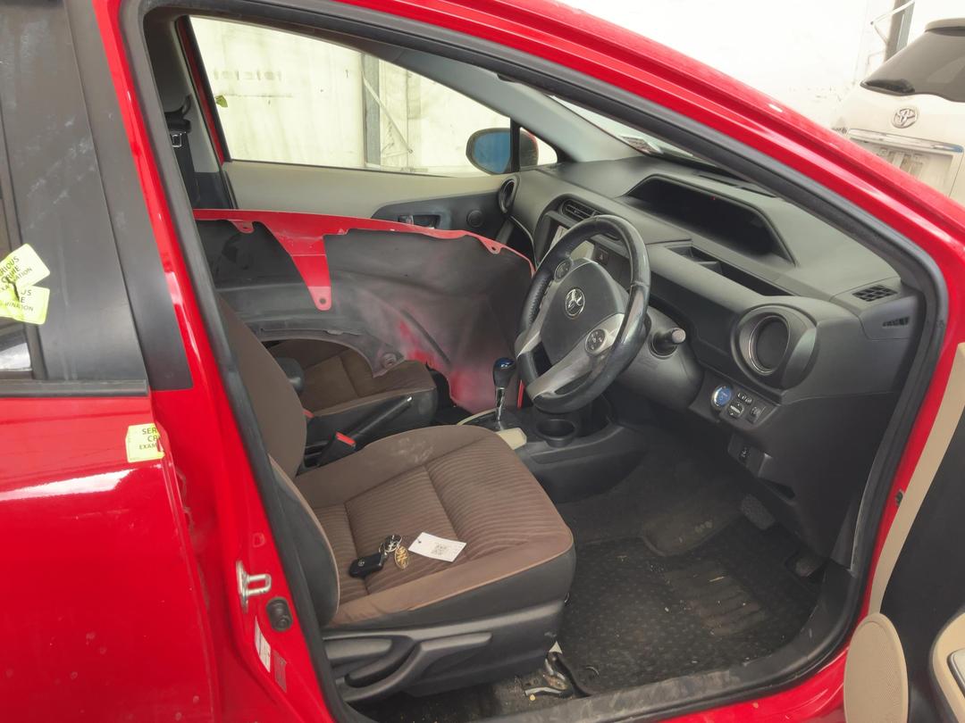 Photo '14' of Toyota Aqua