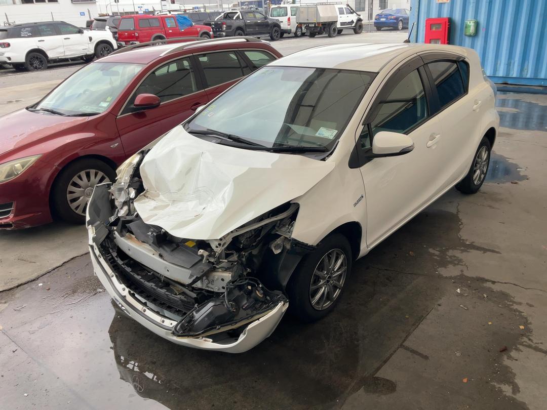 Photo '6' of Toyota Aqua