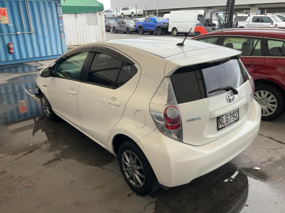 Photo '10' of Toyota Aqua