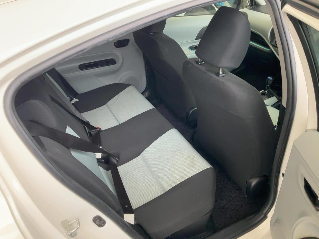 Photo '21' of Toyota Aqua