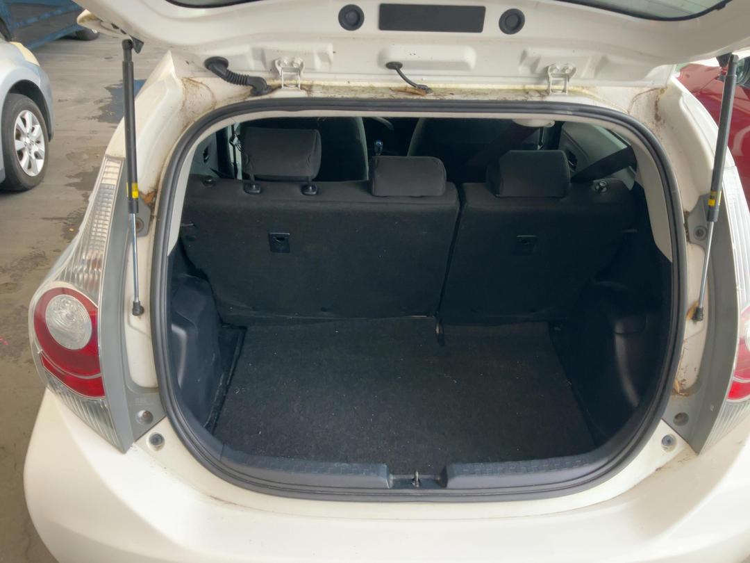 Photo '23' of Toyota Aqua